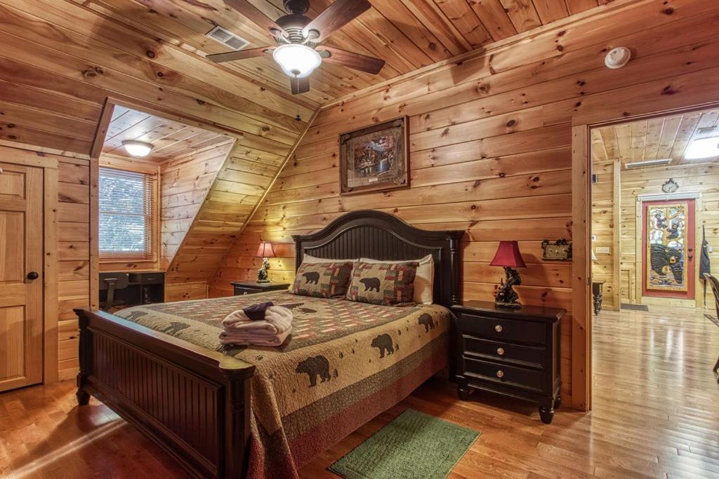 Papa Bear, Hot Tub, Wifi, 1089 Free Tickets Each Paid Day, Dollywood And More Sevierville Exteriér fotografie