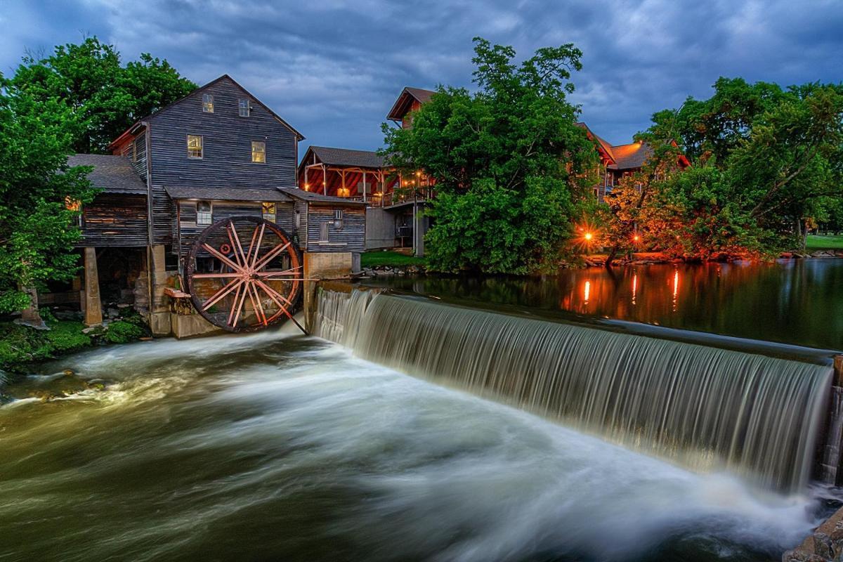 Papa Bear, Hot Tub, Wifi, 1089 Free Tickets Each Paid Day, Dollywood And More Sevierville Exteriér fotografie