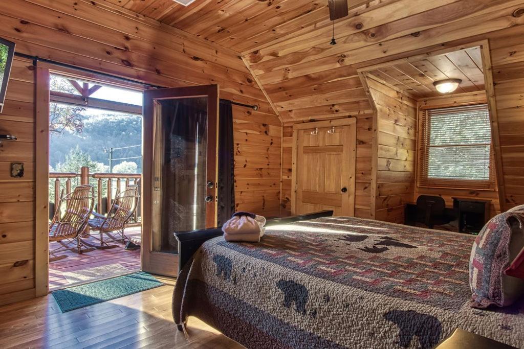Papa Bear, Hot Tub, Wifi, 1089 Free Tickets Each Paid Day, Dollywood And More Sevierville Exteriér fotografie