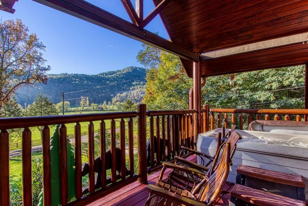 Papa Bear, Hot Tub, Wifi, 1089 Free Tickets Each Paid Day, Dollywood And More Sevierville Exteriér fotografie