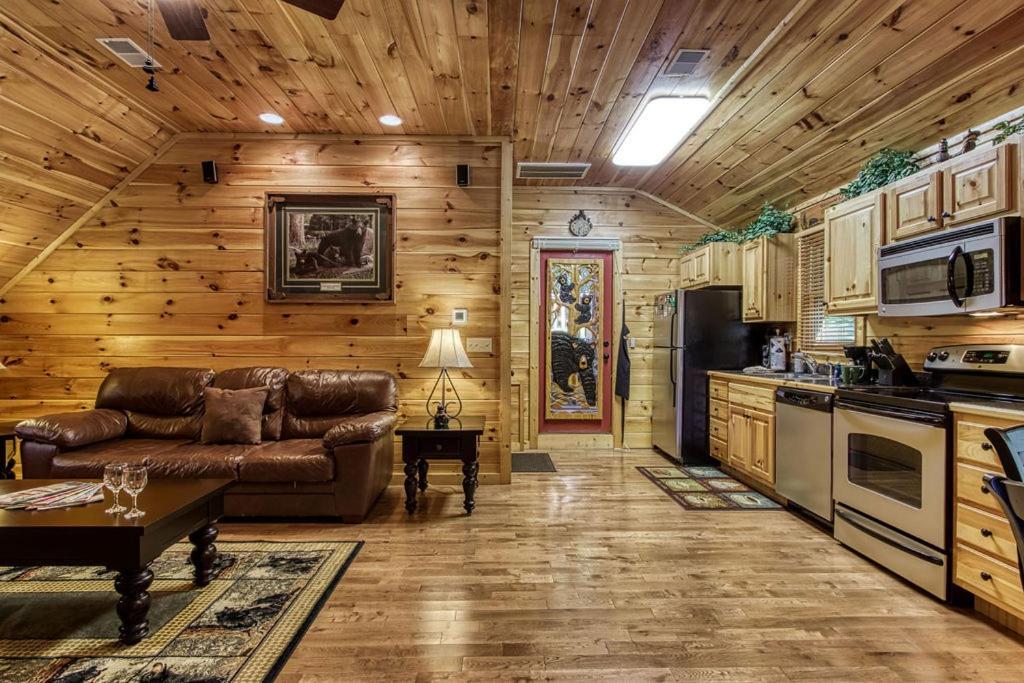 Papa Bear, Hot Tub, Wifi, 1089 Free Tickets Each Paid Day, Dollywood And More Sevierville Exteriér fotografie